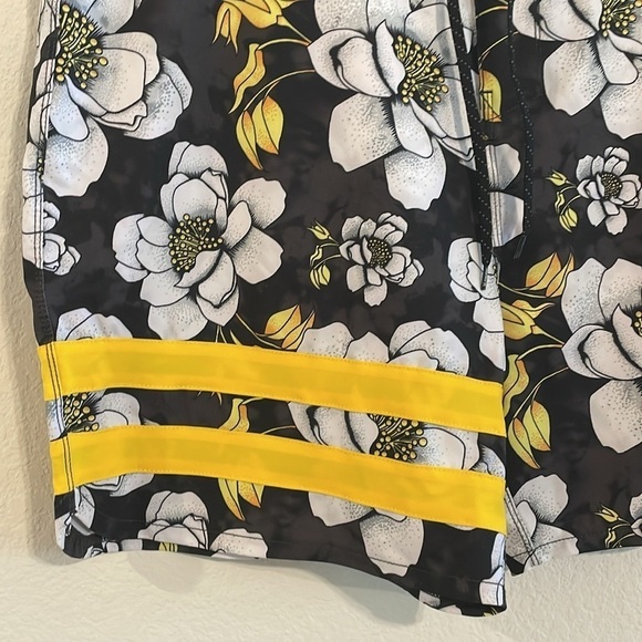 Hurley Black Tropical Floral Phantom Hawaiian Swim Board Shorts - Picture 6 of 14